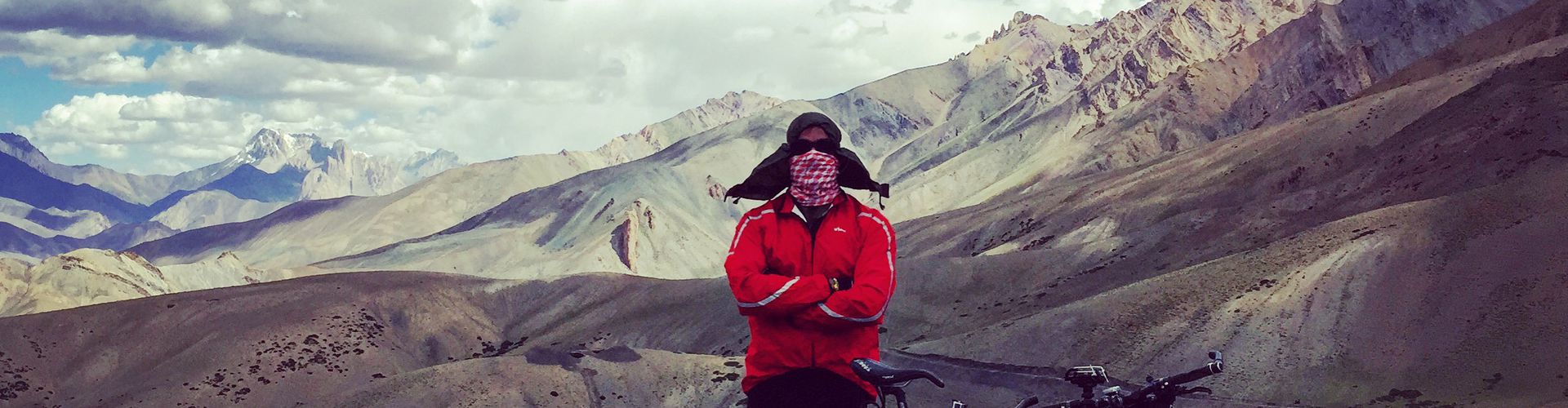 Cycling the Himalayan Pass Cycling the Himalayan Pass