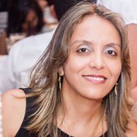 Flávia Dias