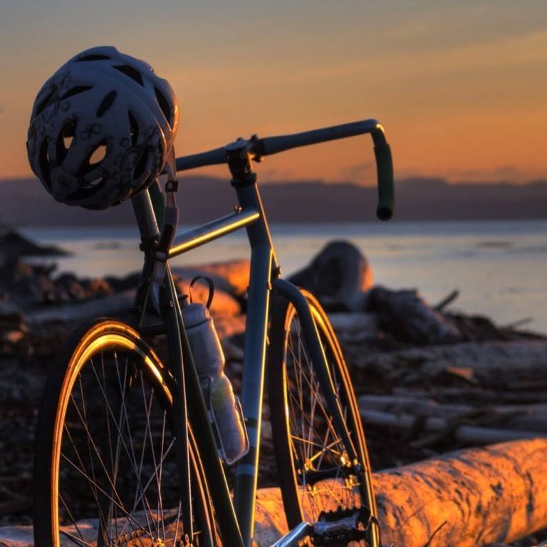 Pe doua roti cu bicicleta
