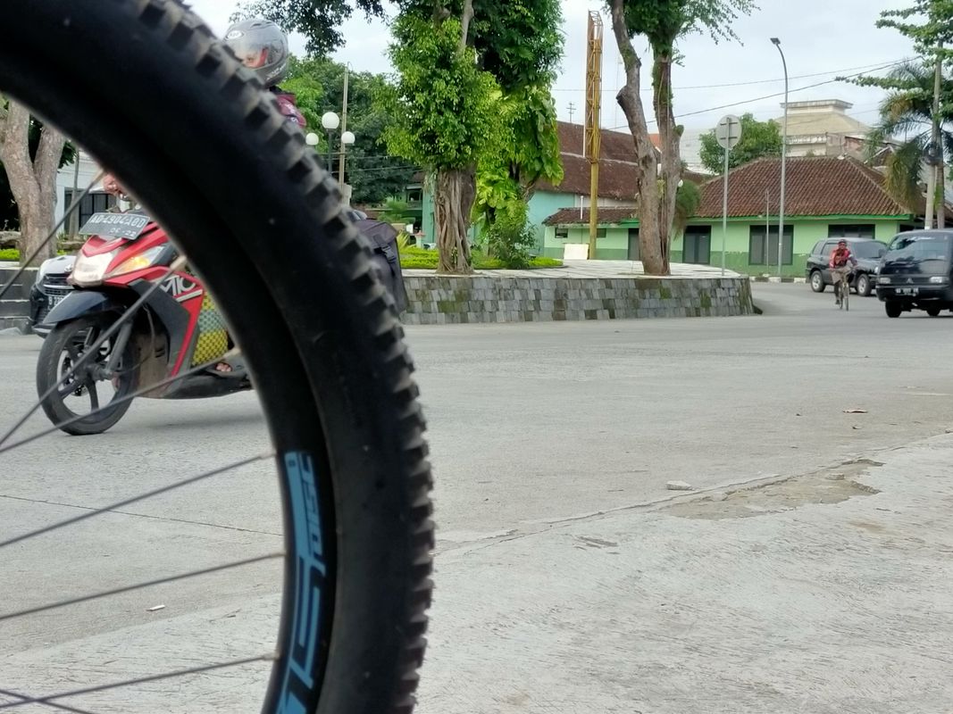 Jalan Hamzah 3 16, Kecamatan Kartasura to Jalan Pandanaran, Kecamatan Mojosongo