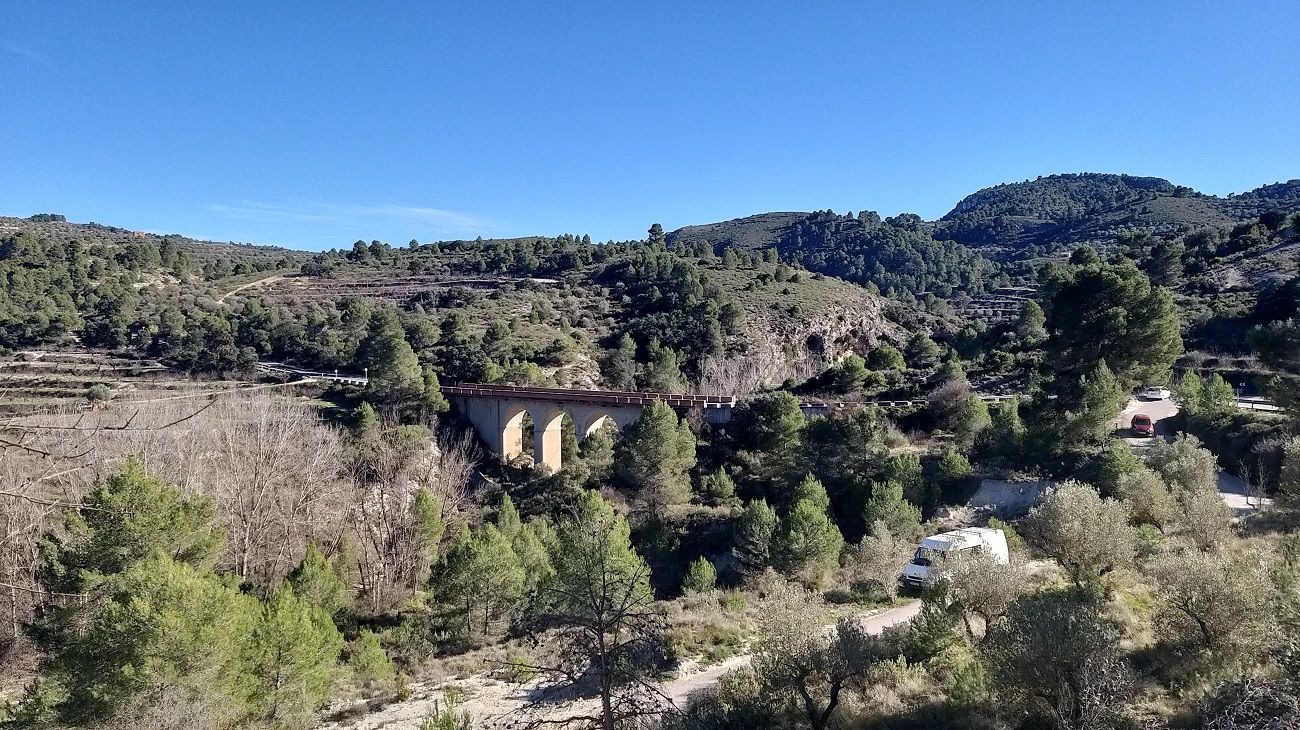 El Comtat a peu: el barranc de l'Encantada des de Planes
