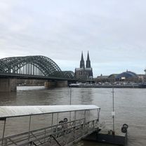 Auenweg, Köln nach Konrad-Adenauer-Platz 14, Düsseldorf