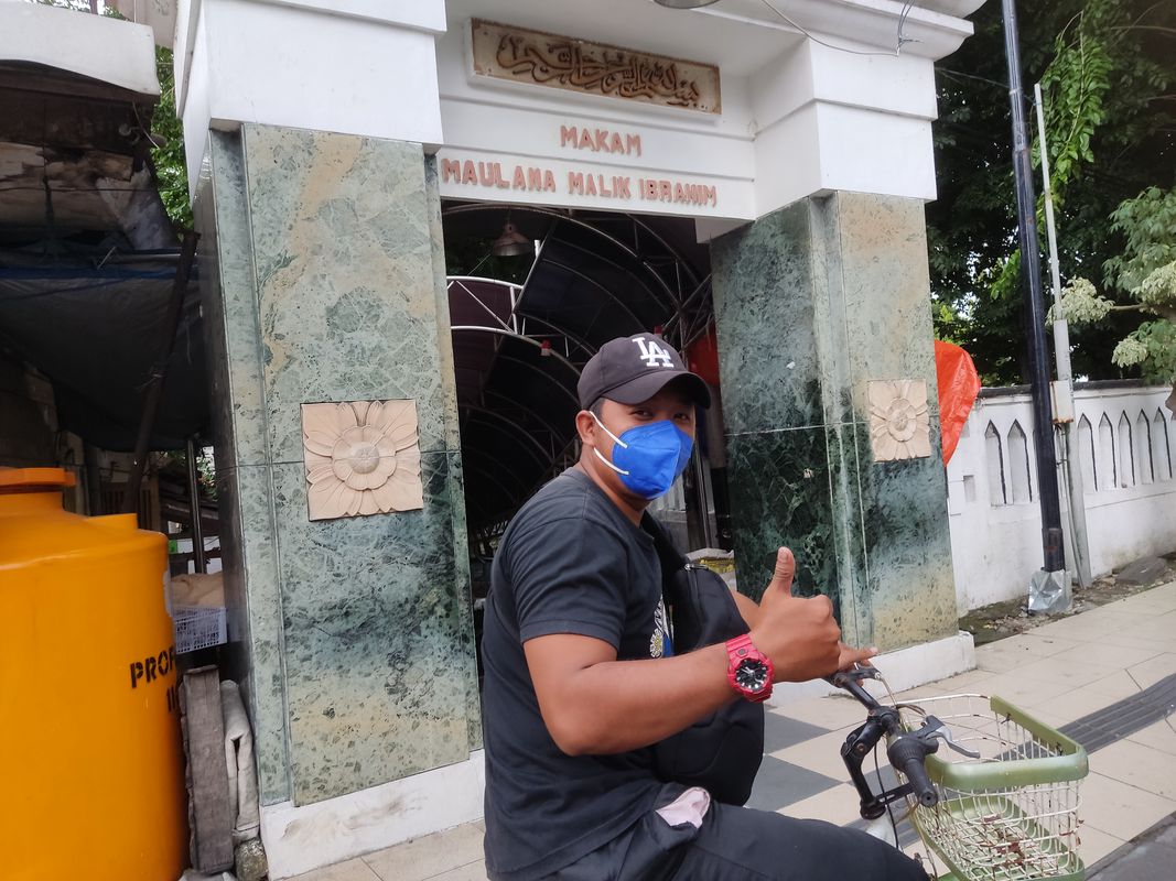 Karangdempul Barat, Kecamatan Bumiayu to Jalan Pahlawan 50, Kecamatan Gresik