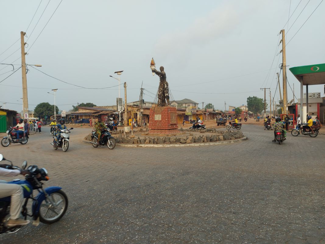 De 996F+2H2, Cotonou à 996F+2H2, Cotonou
