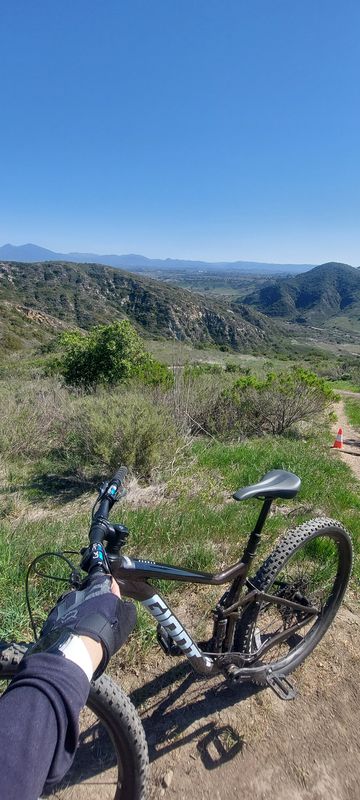 Moulton Parkway 26033, Laguna Hills to Moulton Parkway 26033, Laguna Hills