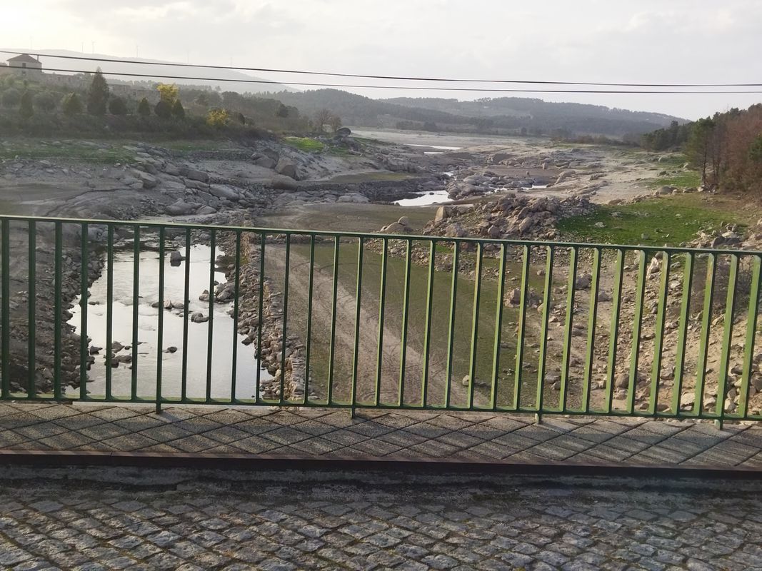 De Sernancelhe EM506 a Avenida da República 29, Moimenta da Beira