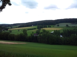 Hebe Bild 1 entlang der Bikemap-Route "Route Nierenhof-Wodantal-Kressenberg" hervor