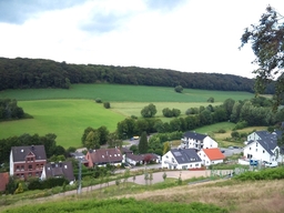 Hebe Bild 5 entlang der Bikemap-Route "Route Nierenhof-Wodantal-Kressenberg" hervor