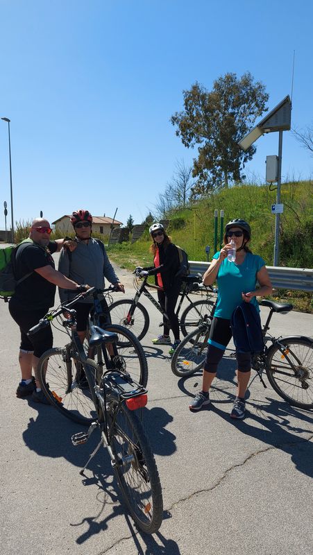 Da Via di Castel Malnome, Roma a Via della Muratella Mezzana 42, Ponte Galeria