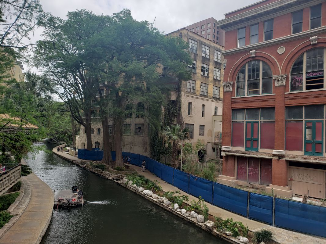 East Travis Street 130, San Antonio nach Hiler Road 106, San Antonio