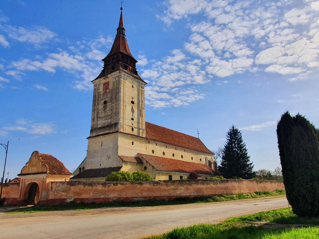 Transilvania Epoque MTB Feldioara 49 km Feldioara - Rotbav - L. Rotbav - Maierus - Aita Mare - Feldioara (ADE 73)