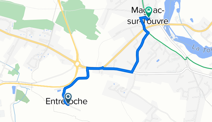 Rue d'Entreroches, Magnac-sur-Touvre à 2 Place de l'Hôtel de Ville, Magnac-sur-Touvre