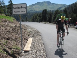 Hebe Bild 2 entlang der Bikemap-Route "Glaubenbergpass" hervor