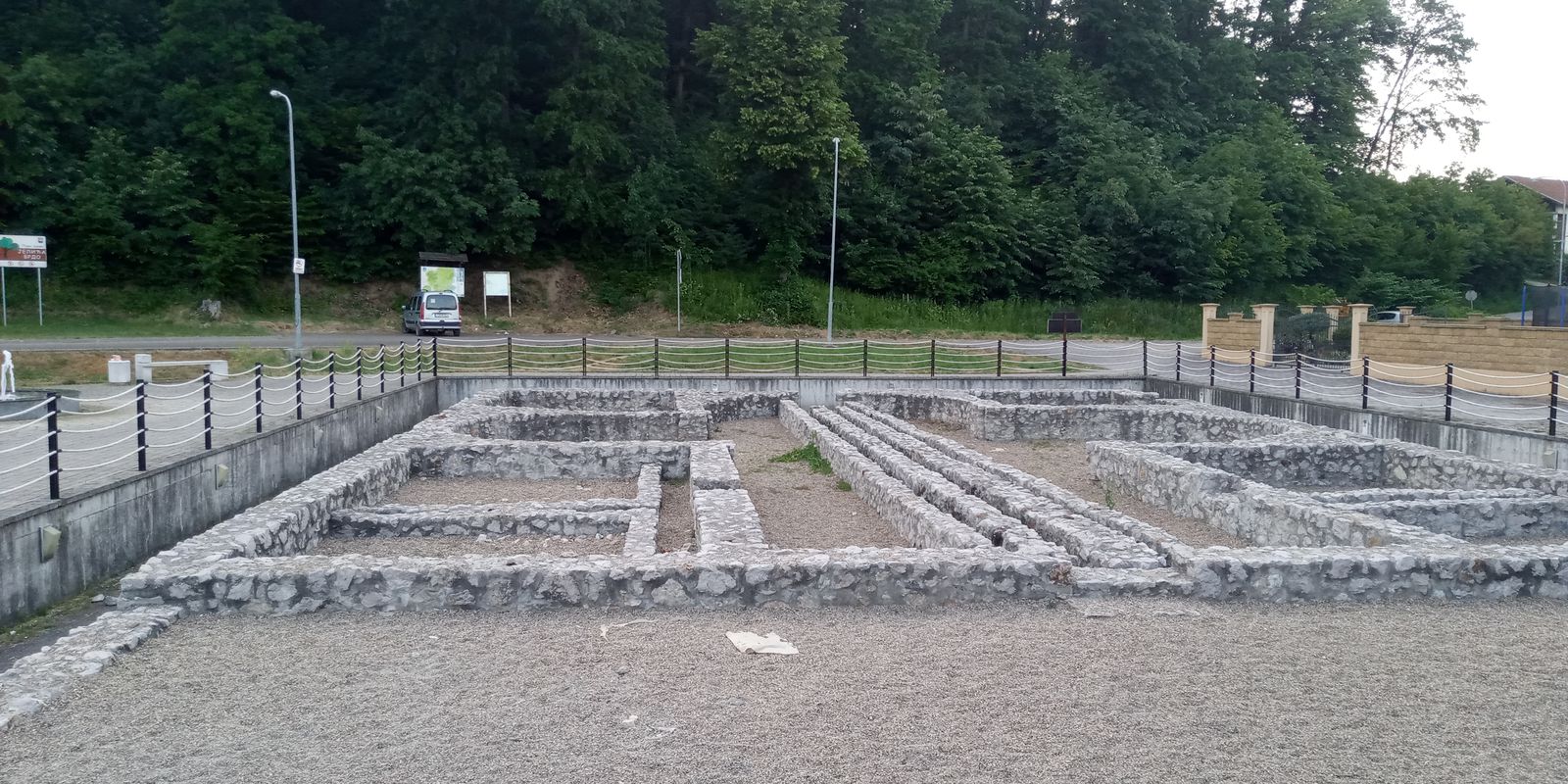 Marka Kraljevića 16, Banja Luka to V7CV+98V, Klasnice