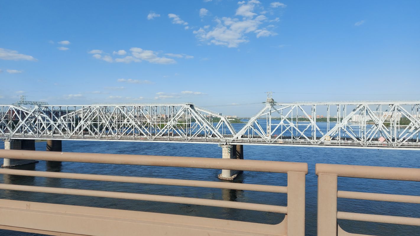 От Свердловская улица 289 , стр. 33, Красноярск до улица Менжинского 12А, Красноярск