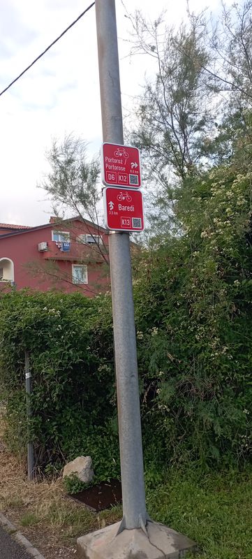 Ulica ob Starem Zidovju 11 to Gortanova ulica 10