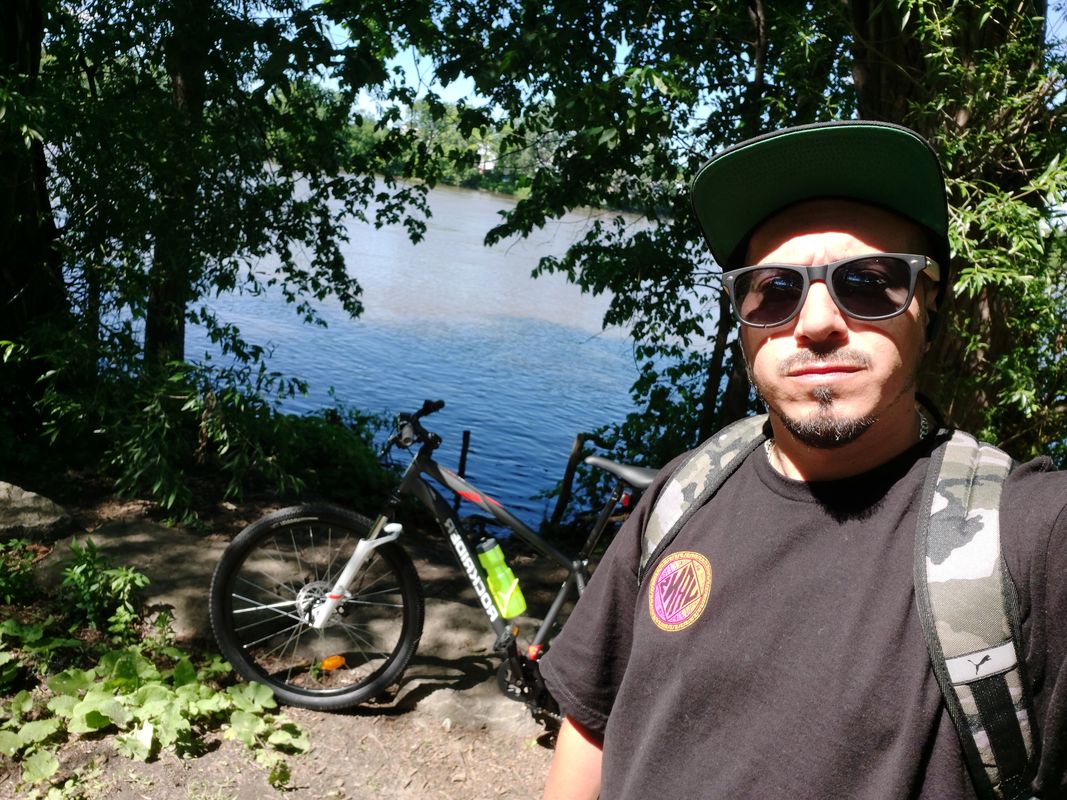 Rue Notre-Dame-des-Anges 12401, Montréal to Boulevard du Souvenir 1587, Laval