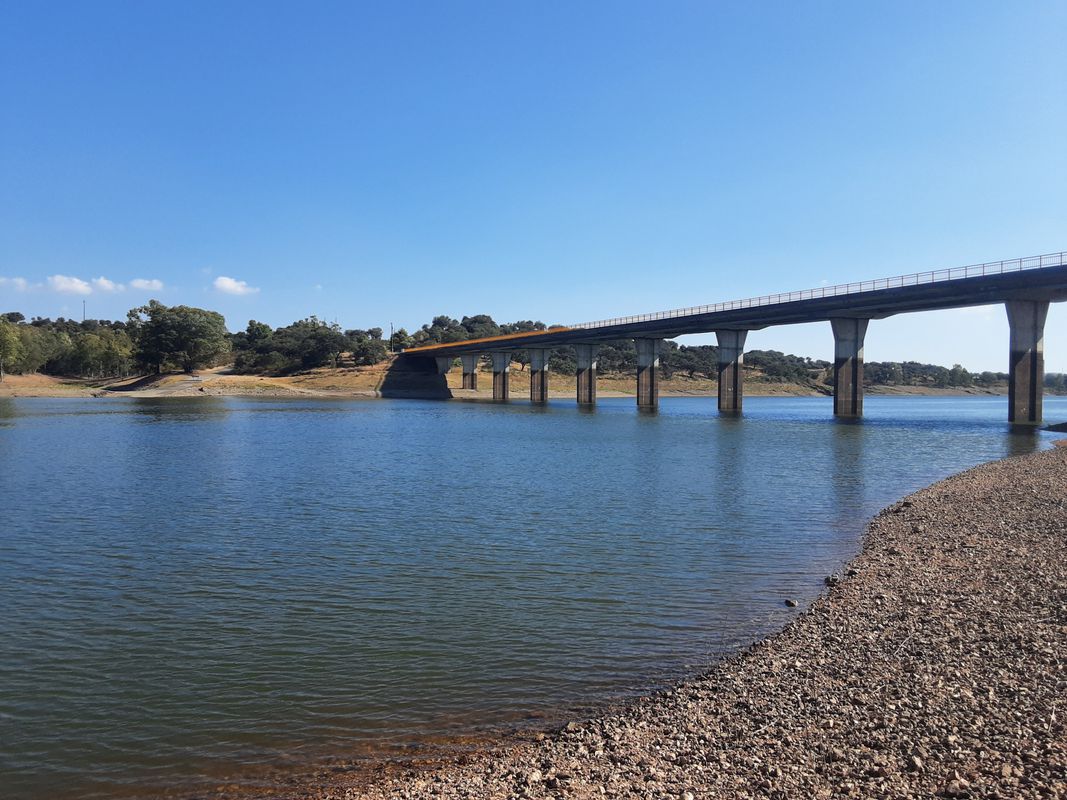 От Rua dos Mendes 85A, Reguengos de Monsaraz до Португалия