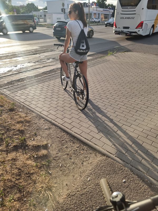 Névtelen út, Eger - Móricz Zsigmond utca 3, Eger