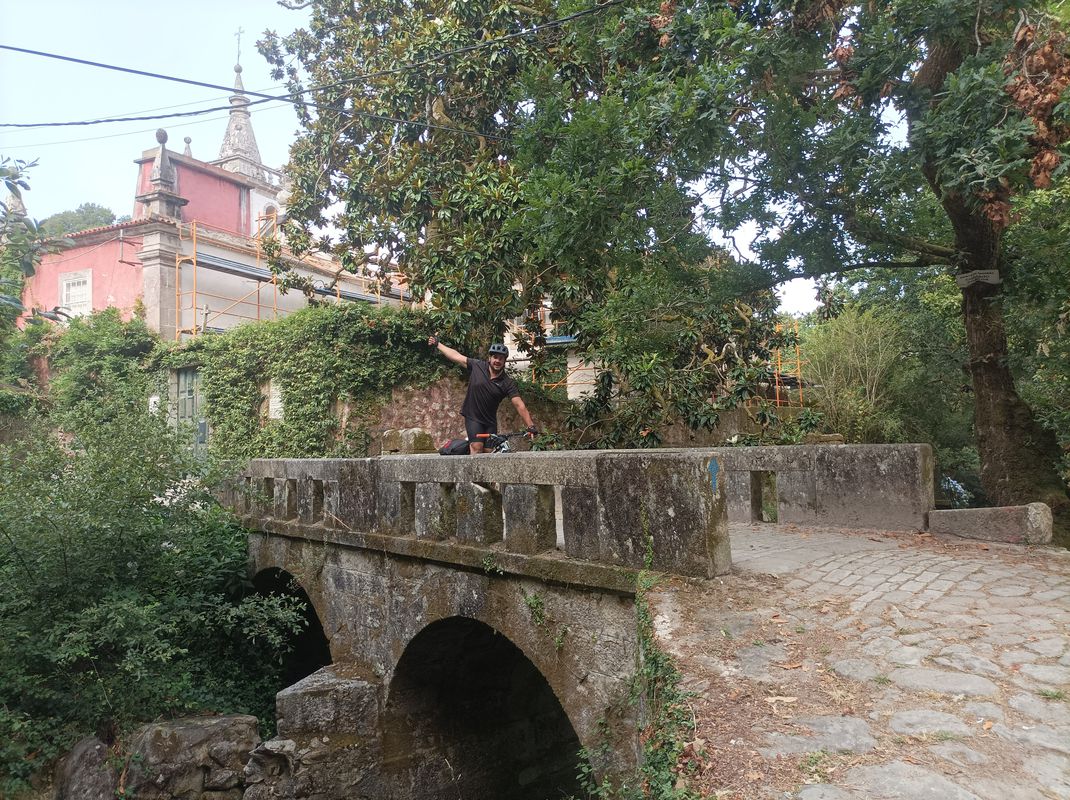 De Avenida 9 de Julho 1813 a Estrada San Xoán 330, Vigo