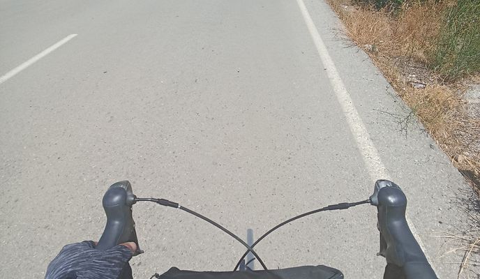 Zdjęcie 1 trasy Bikemap „Zeytindag (ice-cream) - Dikili by rural road.”