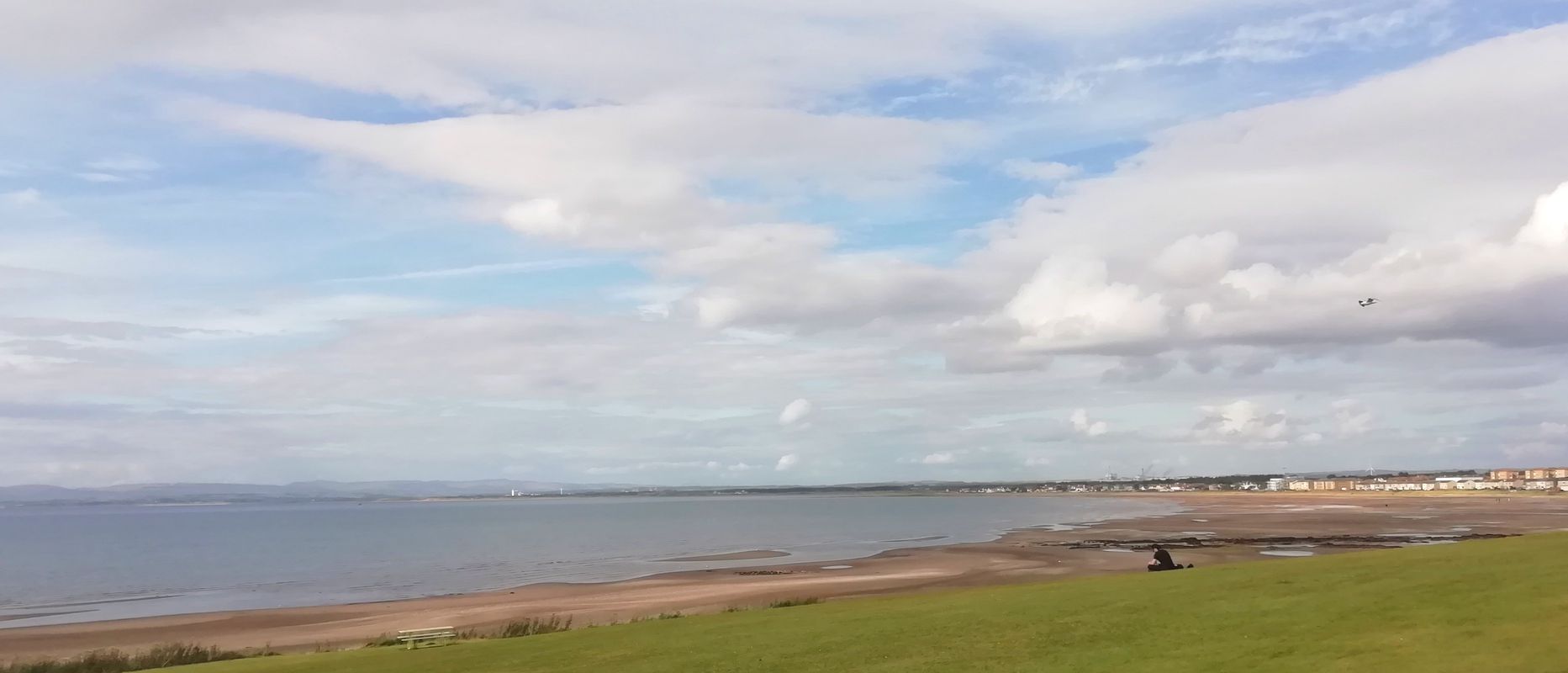 Steady ride to Newton on Ayr. Beach there then onto cycle route at Barassie to Newton on Ayr then back Irvine. 😉⭐