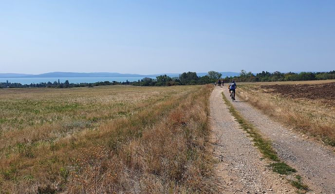 Foto 1 der Bikemap-Route "Balaton-felvidéki nyári bringatúra 2022" Foto 1 der Bikemap-Route "Balaton-felvidéki nyári bringatúra 2022"