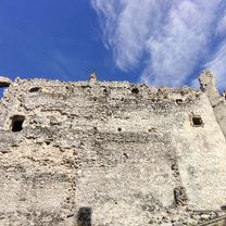 Uhrovské Podhradie do Uhrovské Podhradie