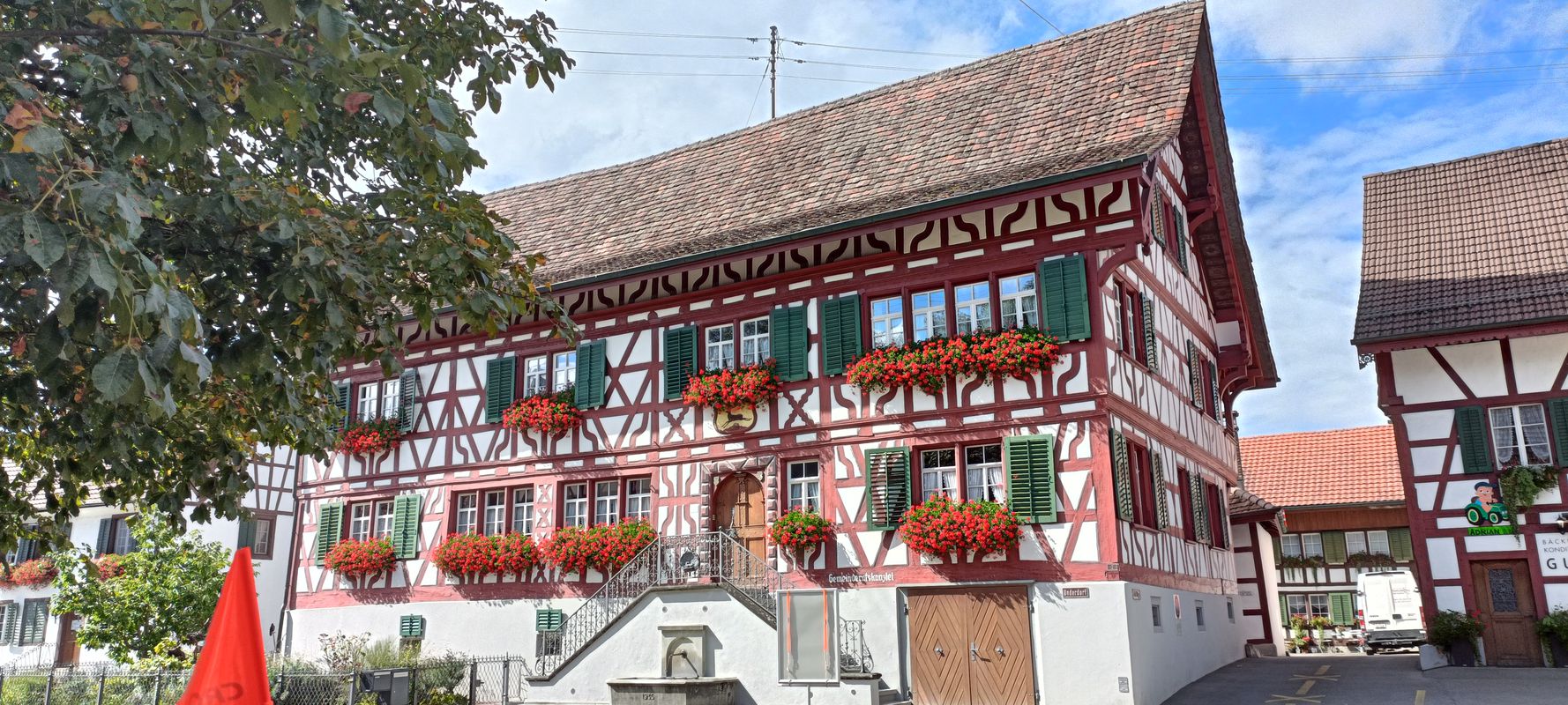 Ifangstrasse 11, Volketswil nach Bahnhofstraße 17, Jestetten