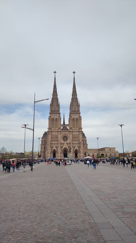 Lujan por Escobar