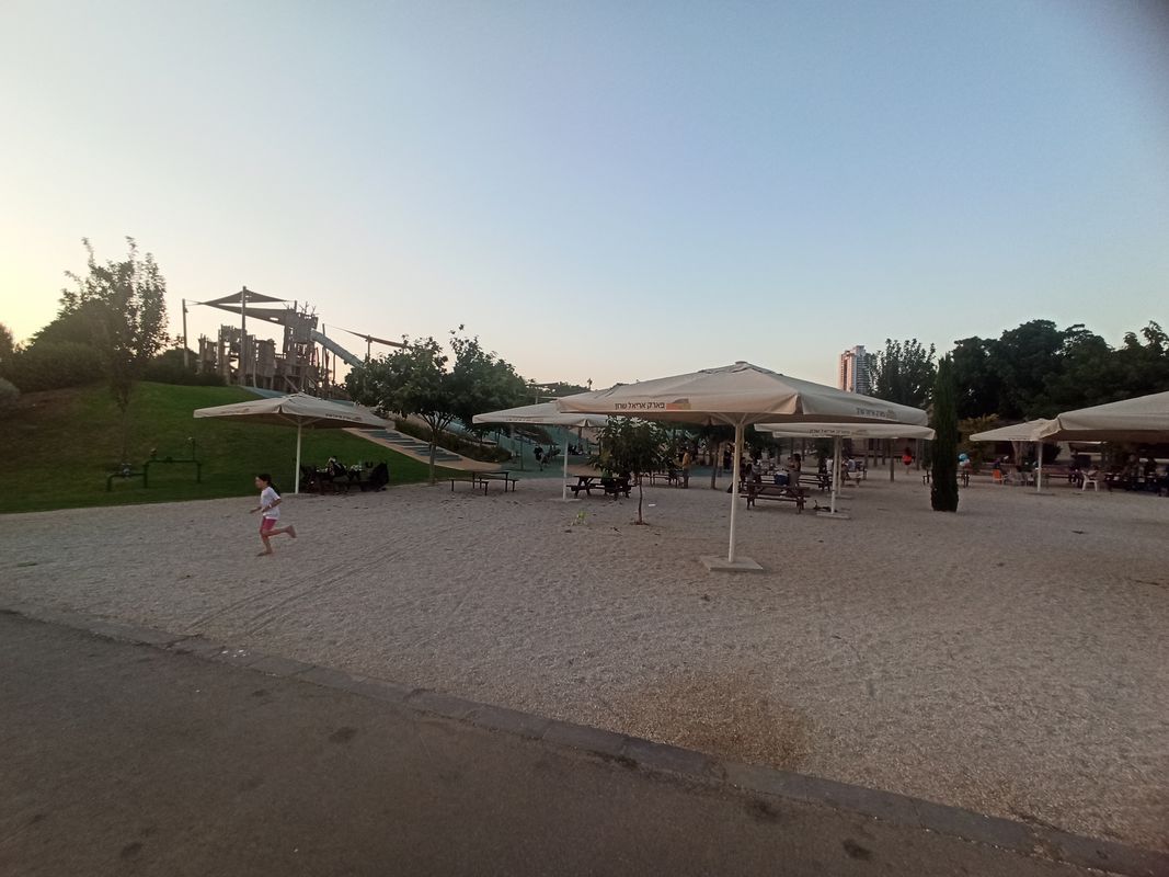 Yehoshua Hankin Street 20, Holon to Yehoshua Hankin Street 10, Holon