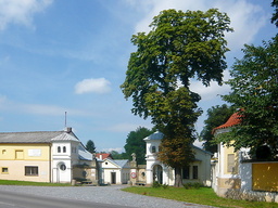 Hebe Bild 11 entlang der Bikemap-Route "Okruh přes Vápno,Dobřenice a Babice" hervor