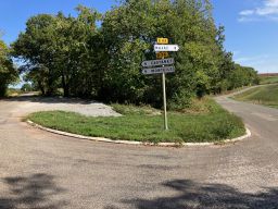Villefranche-de-Rouergue - Circle through St Grat, Castanet, and Monteils