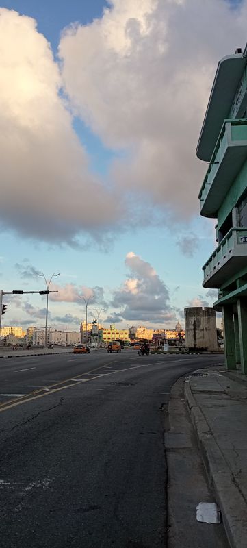 De Avenida 1ra 46, La Habana a San Ignacio 214, La Habana
