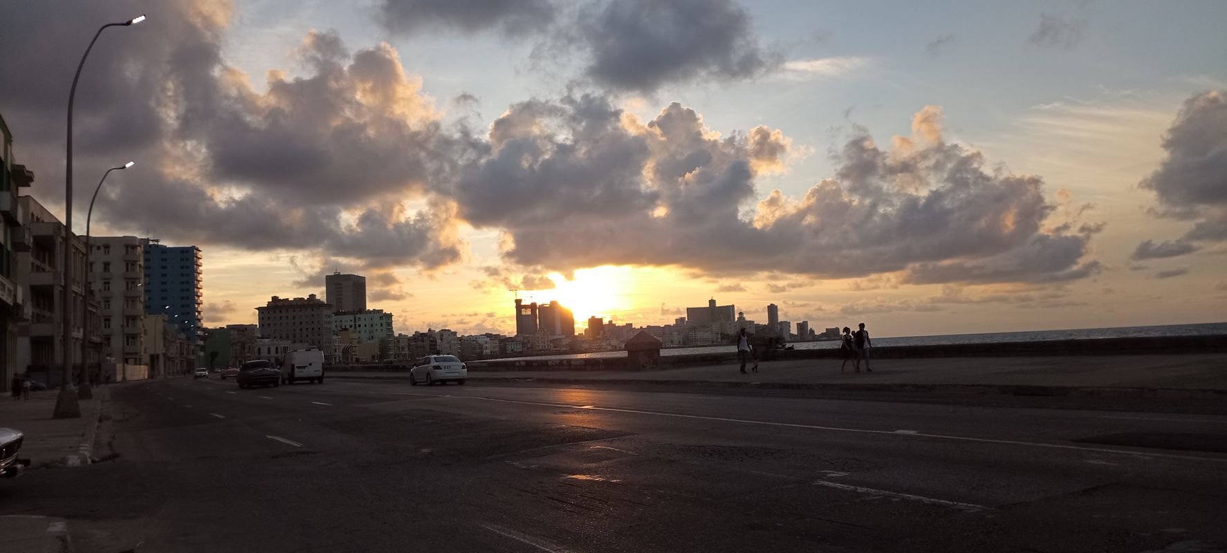 De Avenida 1ra 46, La Habana a San Ignacio 214, La Habana