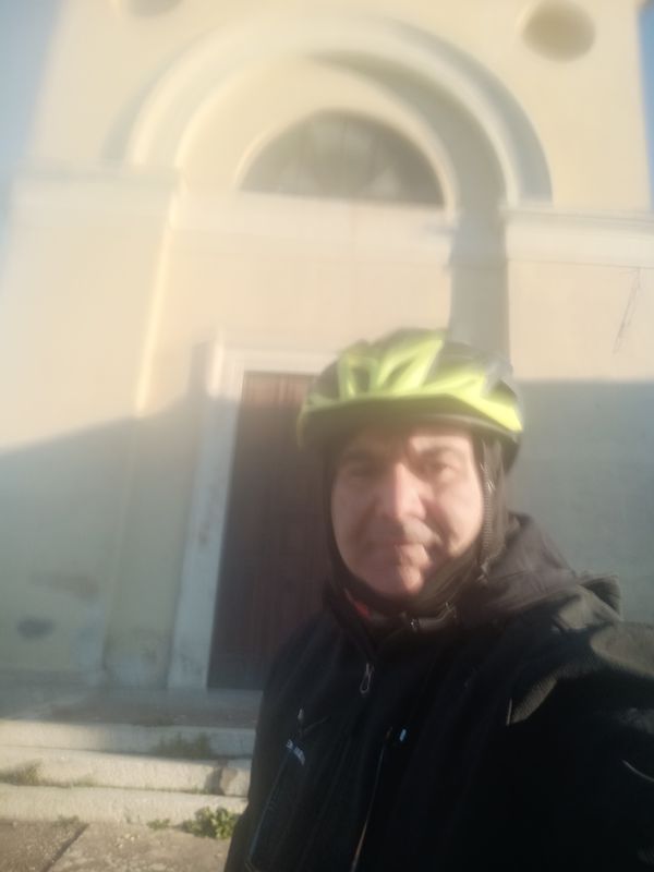 Da Vicolo Partigiani 9, Mede a Vicolo Partigiani 7, Mede