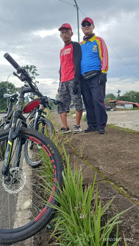 3V9H+5WF, Kecamatan Gunung Guruh to Jalan Perum Mangkalaya 1, Kecamatan Gunung Guruh
