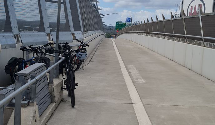 Photo 1 of the Bikemap route "The Valley - Gateway Bridge"