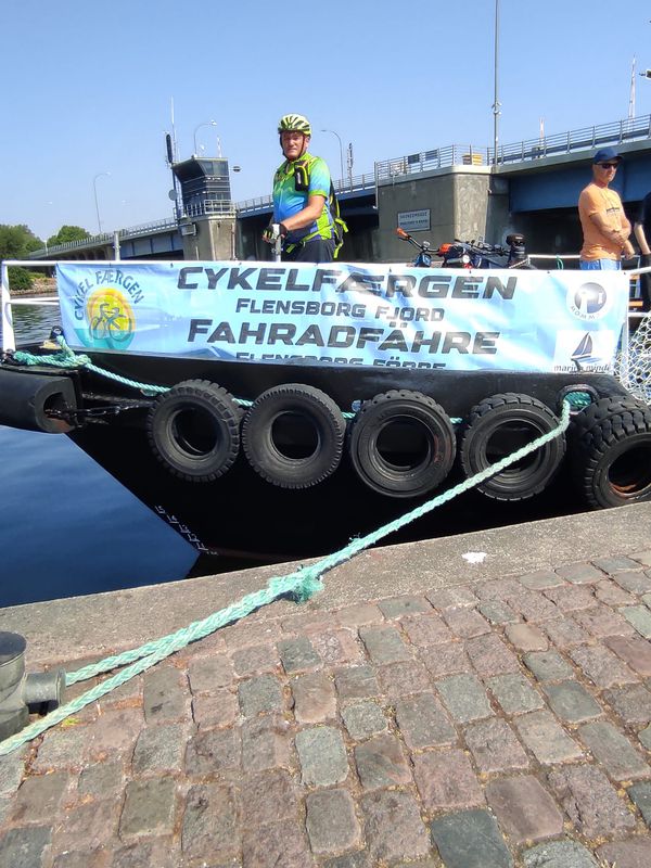 Wasser und Land Dänemark-Deutschland mit Fahrradfähre