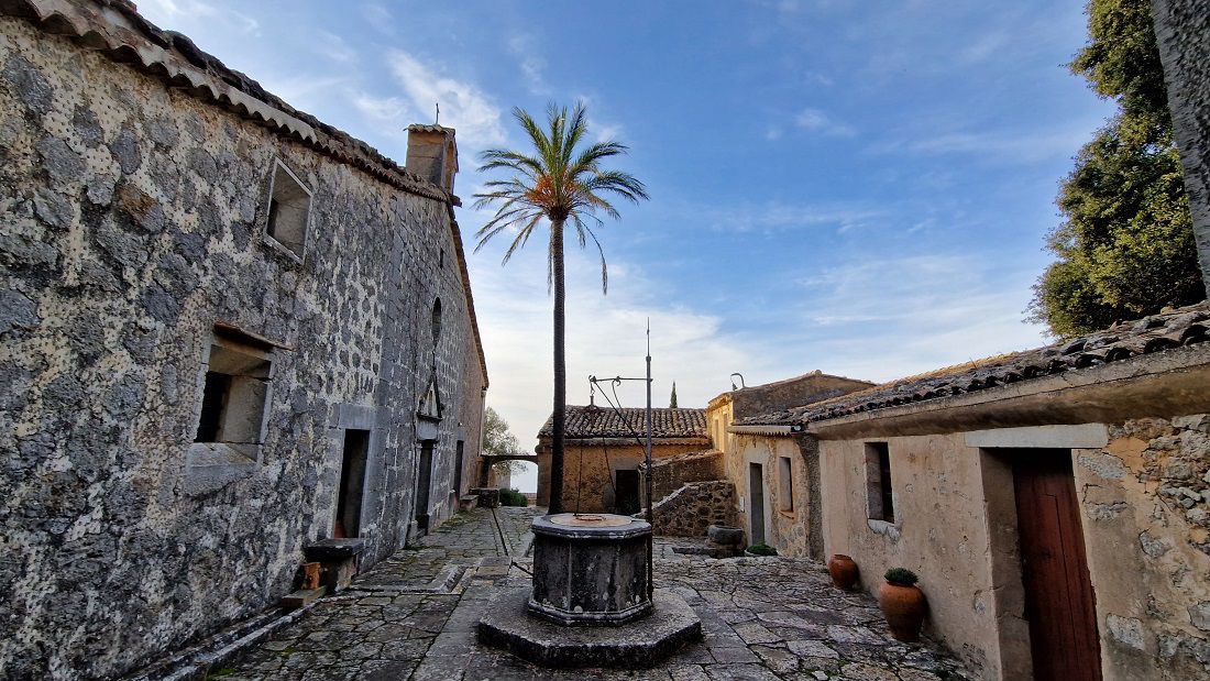 Mallorca a peu: de Valldemossa al camí de s'Escolta i a l'ermita de la Trinitat