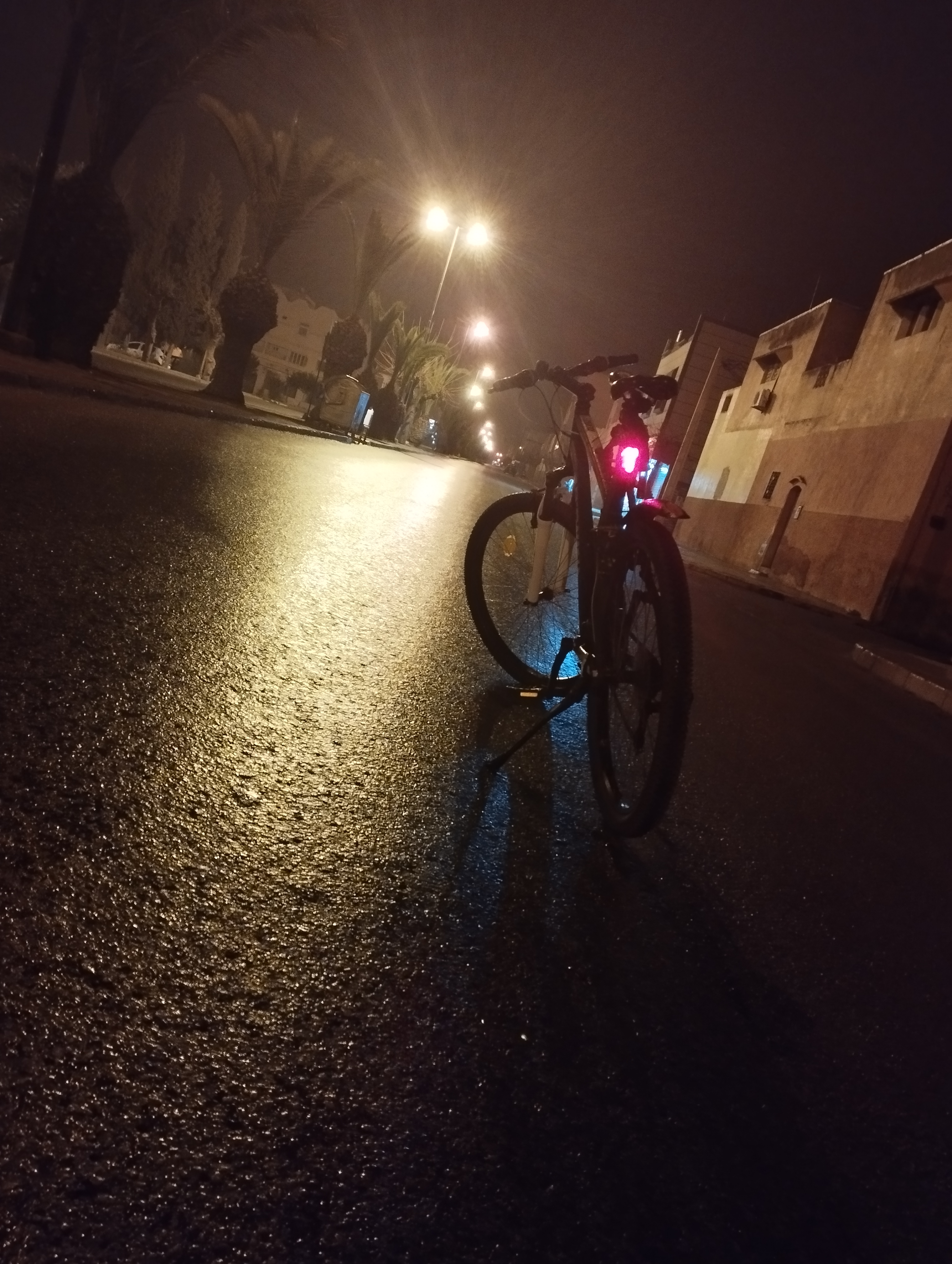 De M33R+P2W, Oujda à Boulevard Abderrahim Bouabid, Oujda