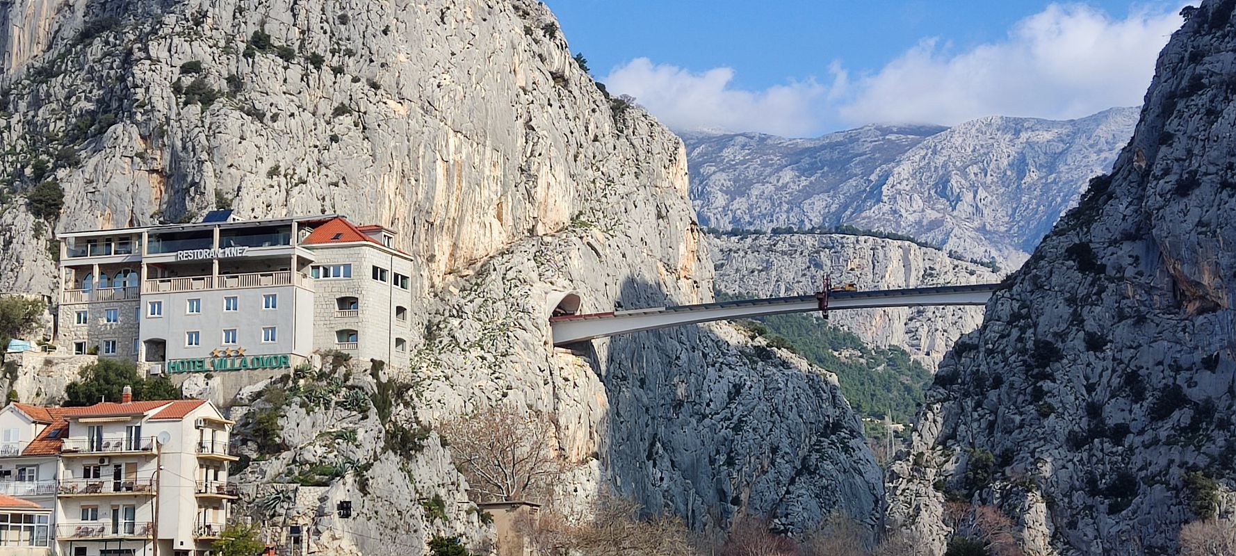 ST - OMIŠ - ST