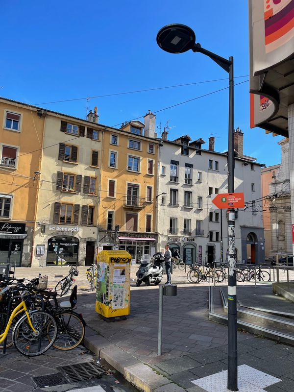 12 March 23, bike stroll (Saint Laurent)