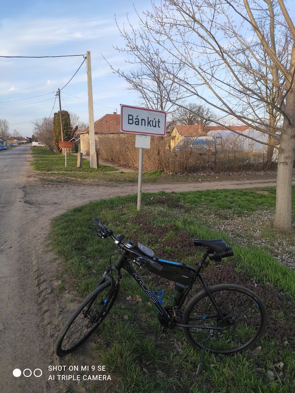 Alkotmány utca 7, Medgyesegyháza - Alkotmány utca 9, Medgyesegyháza