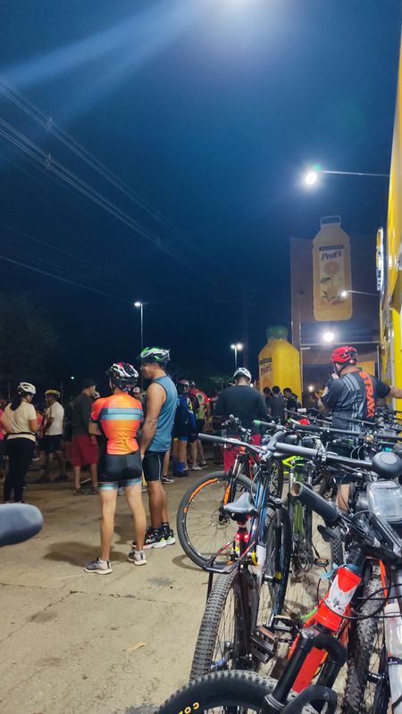 De Avenida Couto Magalhães 1328 a Rua 24 de Outubro 31