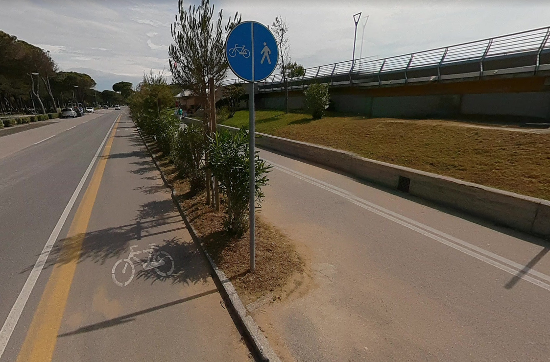 15 - BOAT AND BIKE da GRADO: ITINERARIO URBANO DI LIGNANO SABBIADORO/ RADTOUR LIGNANO SABBIADORO / CYCLING ROUTE IN LIGNANO SABBIADORO
