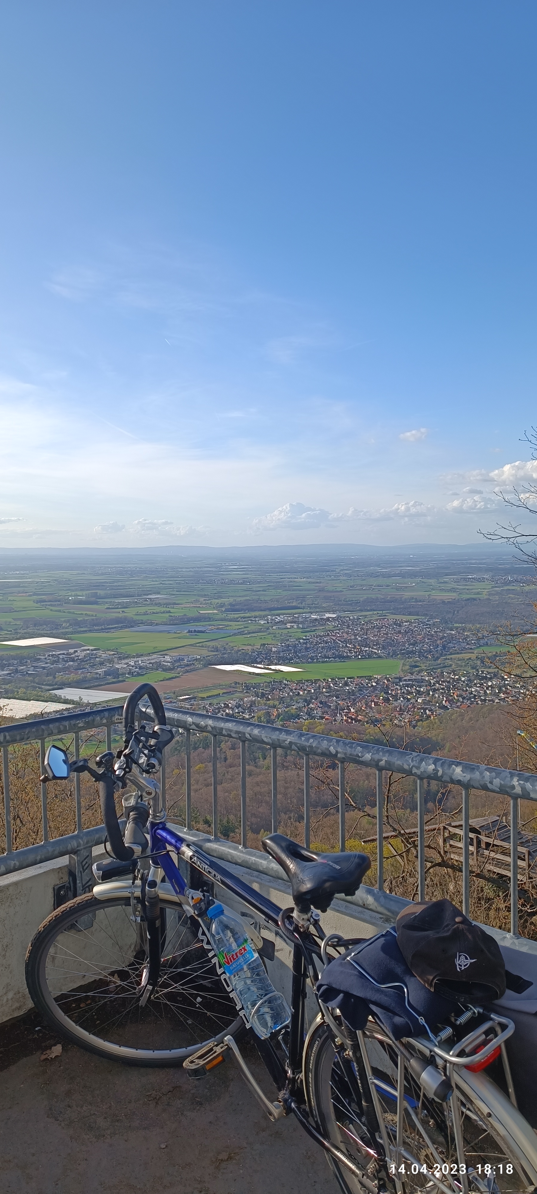 Rheinstraße 88A, Biebesheim am Rhein do Emanuel-Merck-Straße 2, Gernsheim