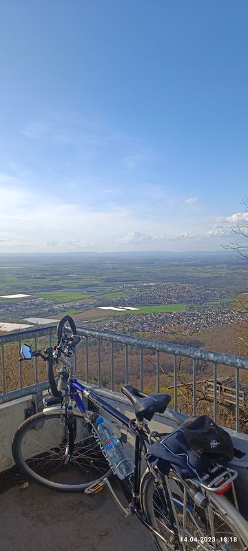 Rheinstraße 88A, Biebesheim am Rhein do Emanuel-Merck-Straße 2, Gernsheim