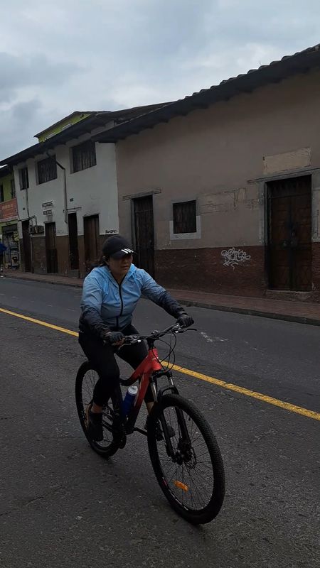 De Avenida Rodrigo de Chávez 1399, Quito a Gonzalo Díaz de Pineda 186, Quito