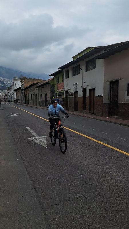 De Avenida Rodrigo de Chávez 1399, Quito a Gonzalo Díaz de Pineda 186, Quito